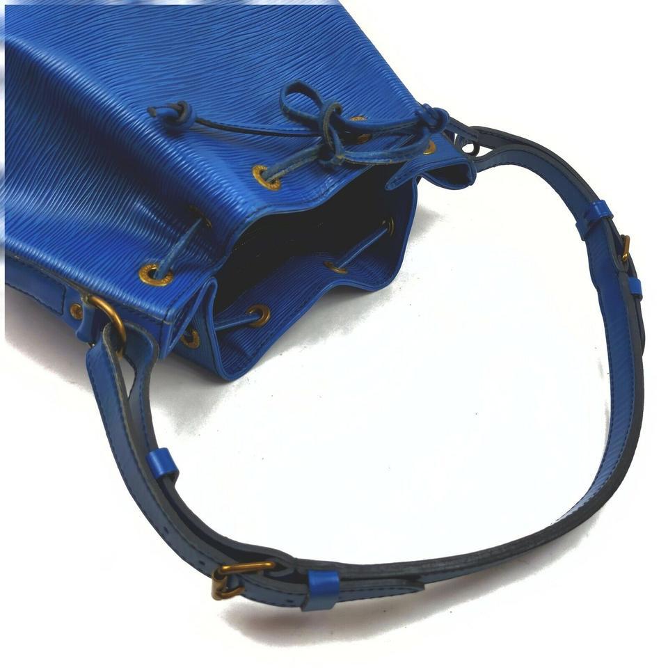 Women's Louis Vuitton Blue Epi Leather Toledo Noe Petit Drawstring Bucket Hobo Bag For Sale