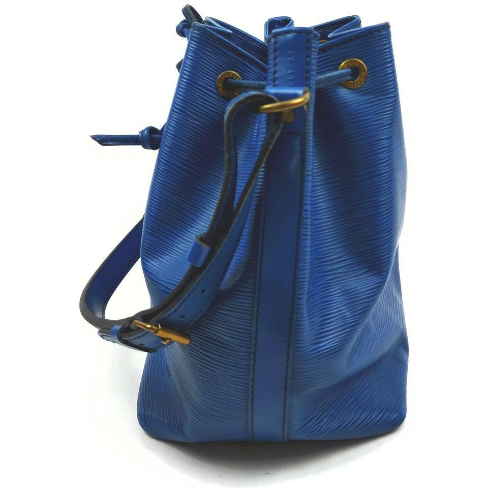 Louis Vuitton Blue Epi Leather Toledo Noe Petit Drawstring Bucket Hobo Bag For Sale 2