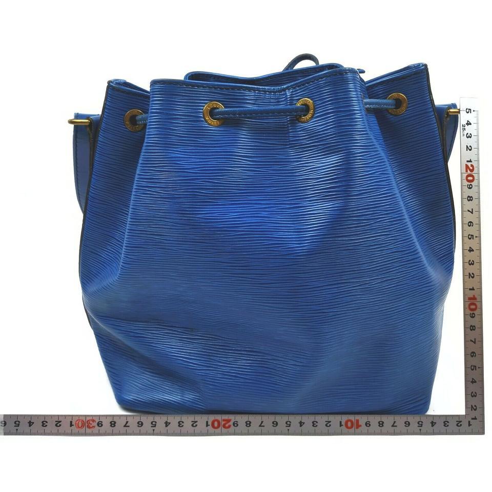 Louis Vuitton Blue Epi Leather Toledo Noe Petit Drawstring Bucket Hobo Bag For Sale 4
