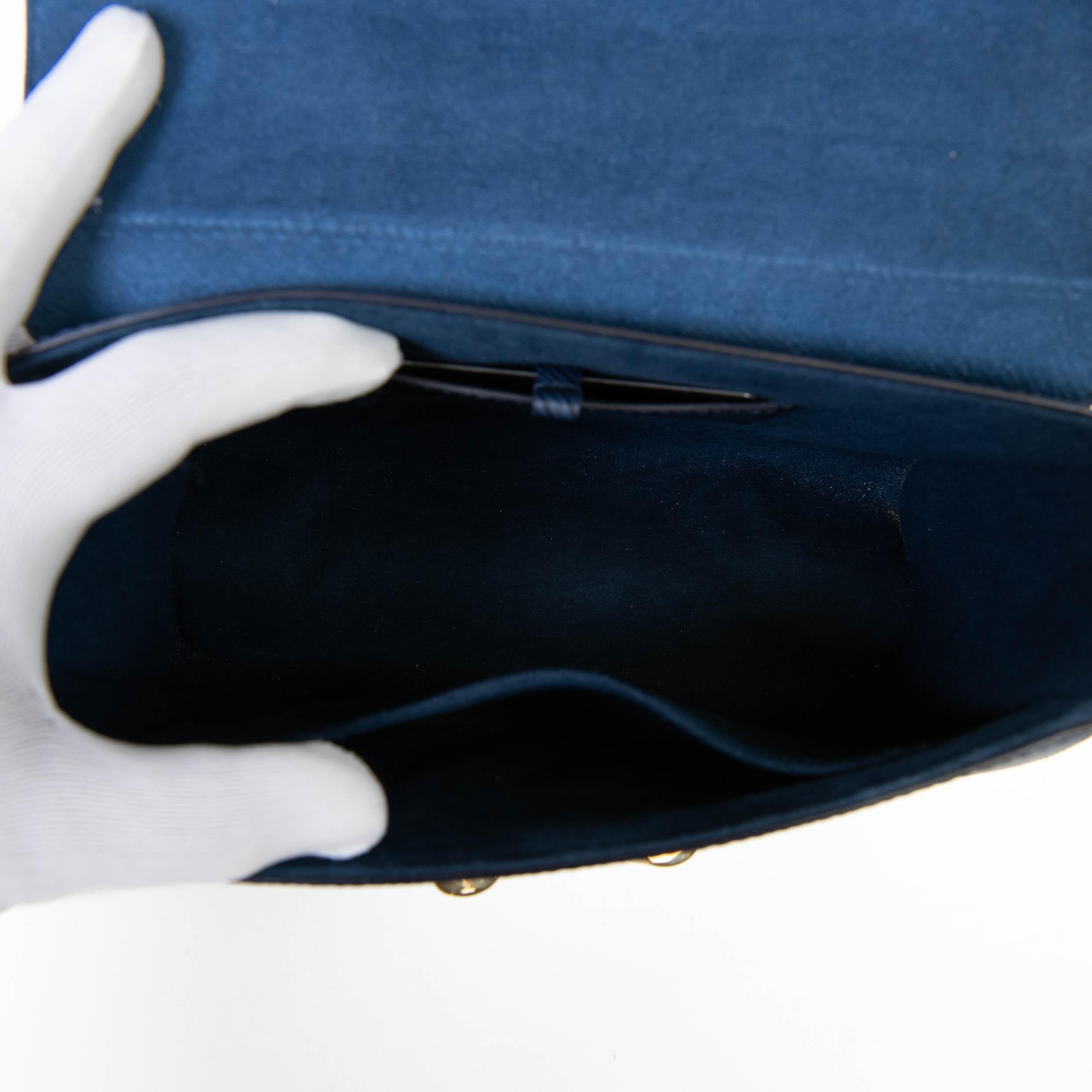Louis Vuitton Blue Epi Leather Twist Shoulder Bag MM For Sale 3