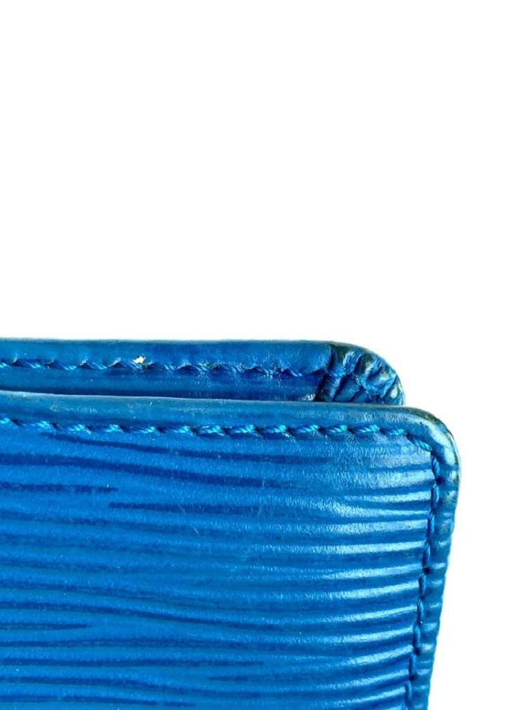 Louis Vuitton Blue Epi Toledo Card Case Holder 15lva615 Wallet In Good Condition For Sale In Dix hills, NY