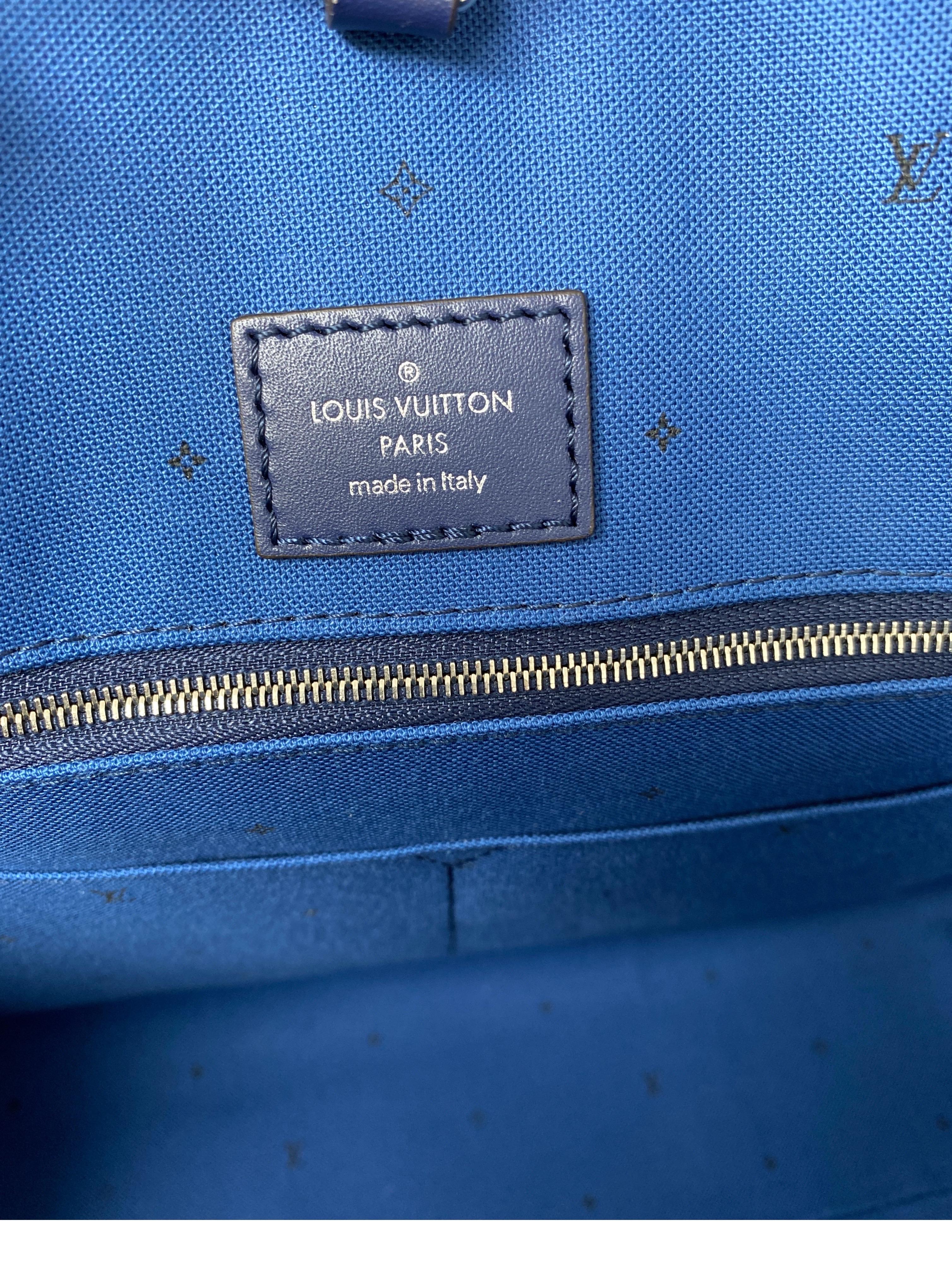 Blaue Escale On The Go Tasche von Louis Vuitton 7