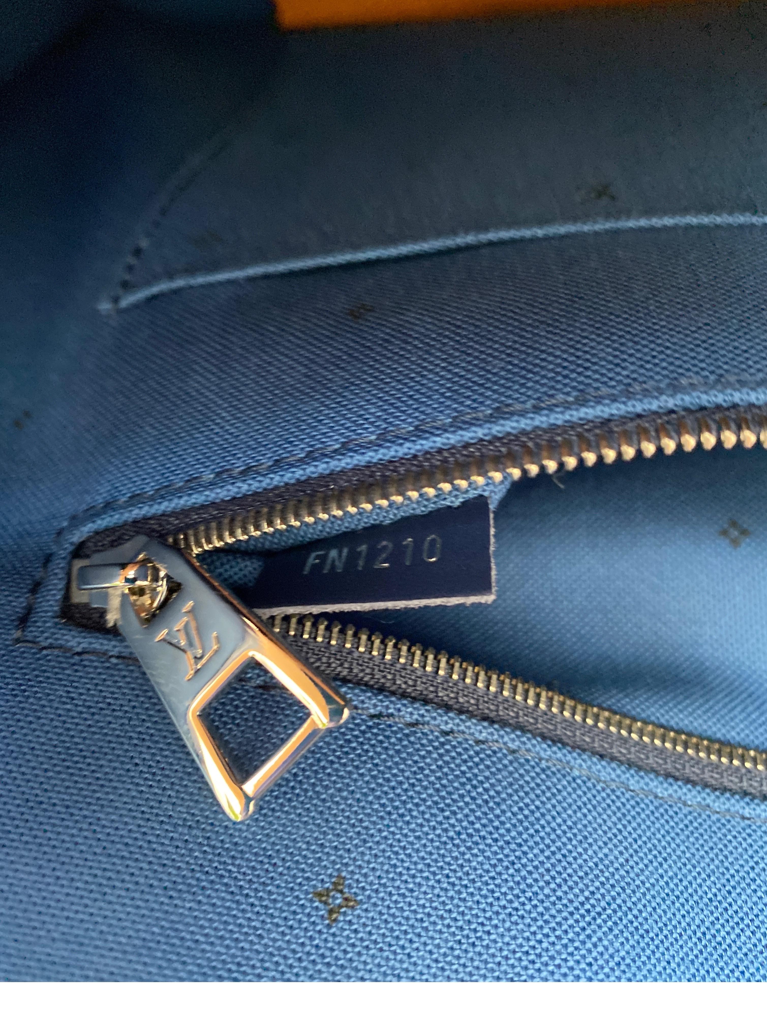 Blaue Escale On The Go Tasche von Louis Vuitton 9