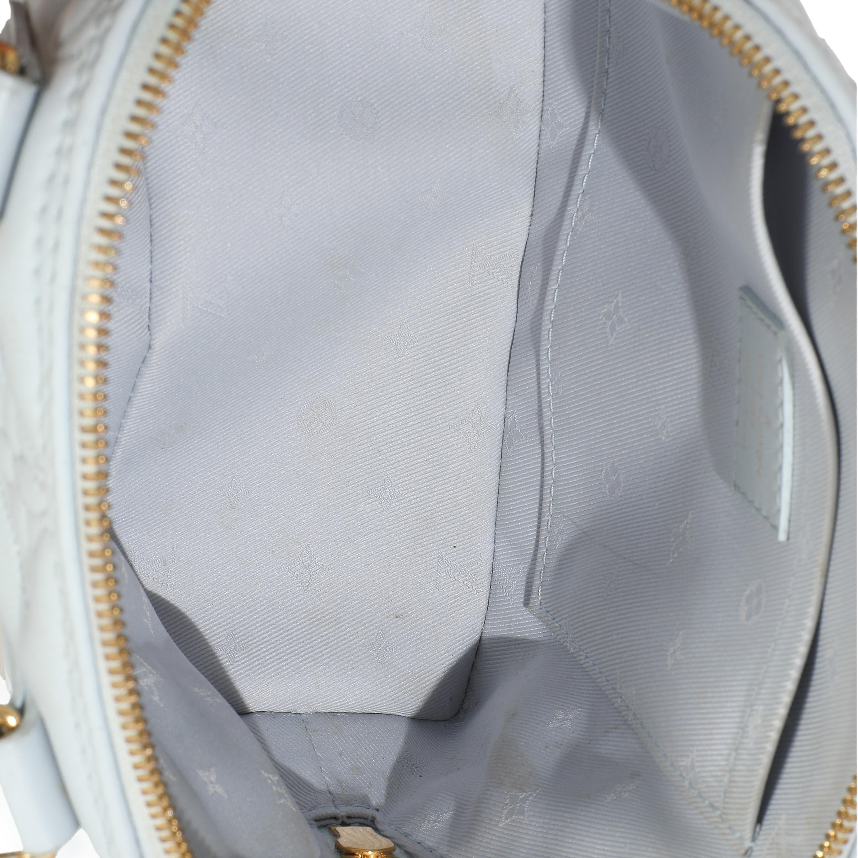 Louis Vuitton Azul Glaciar Bubblegram Becerro Alma BB en venta 2