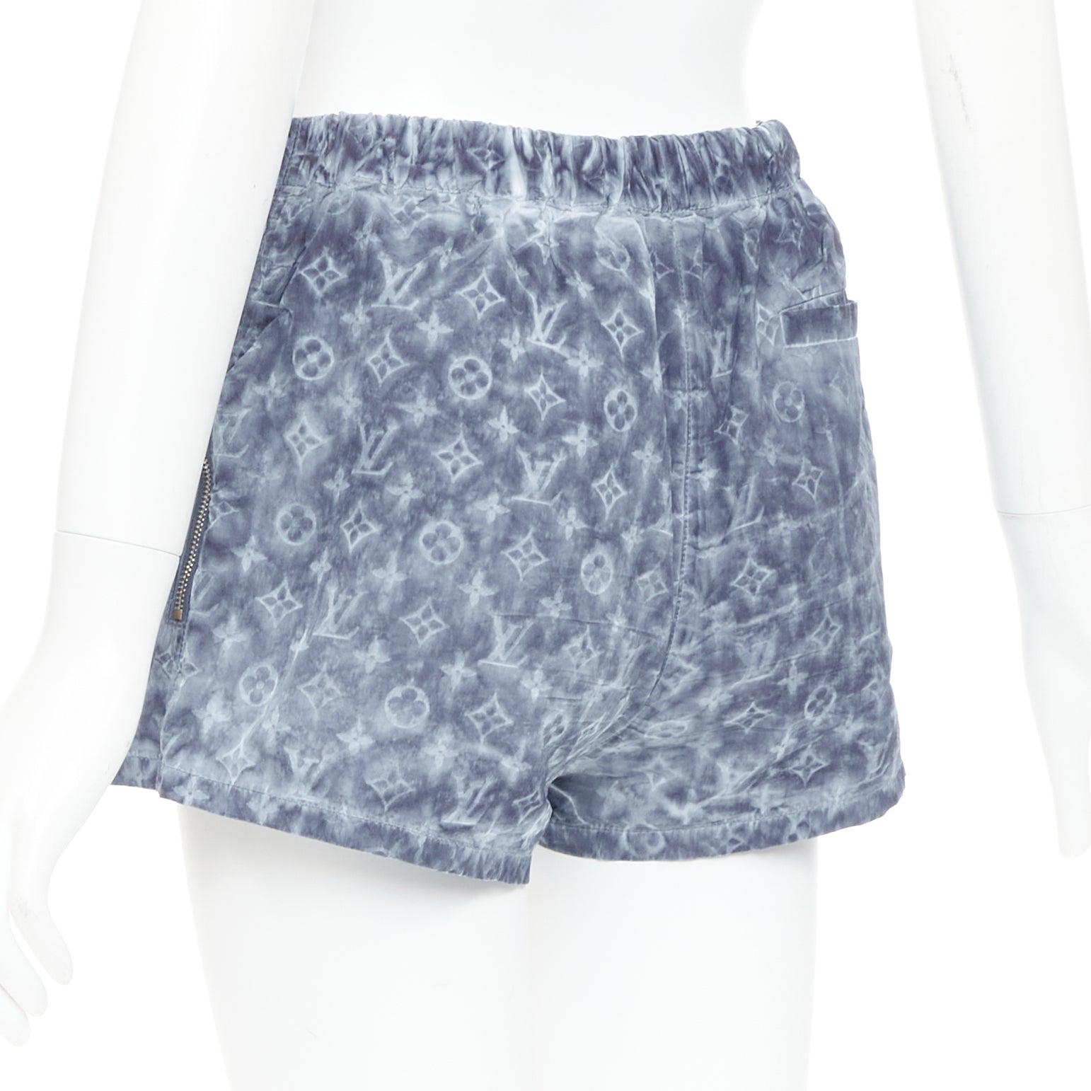 Short LOUIS VUITTON bleu gris tie dye imprimé monogramme effet pochoir FR36 S en vente 1