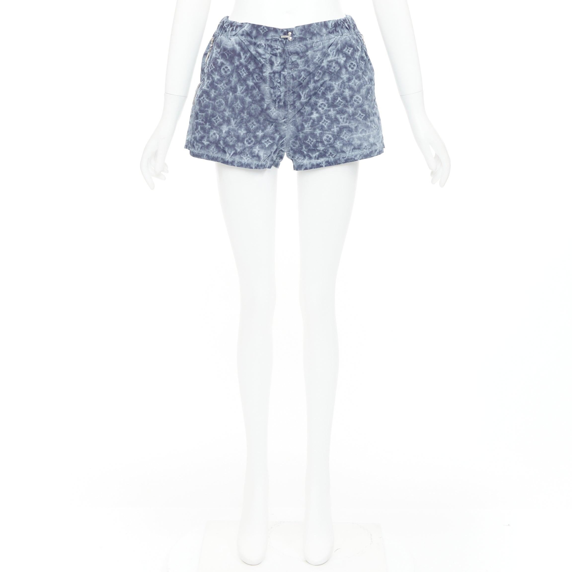 Short LOUIS VUITTON bleu gris tie dye imprimé monogramme effet pochoir FR36 S en vente 4