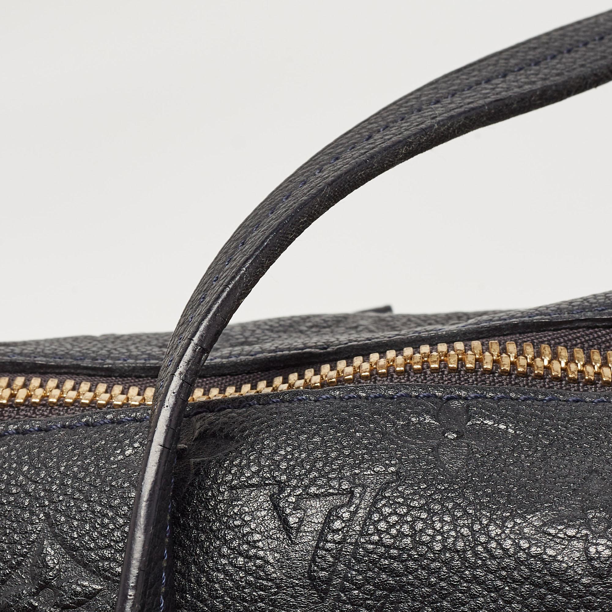 Louis Vuitton Blau Infini Monogramm Empreinte Leder Lumineuse GM Tasche mit Monogramm Empreinte im Angebot 11