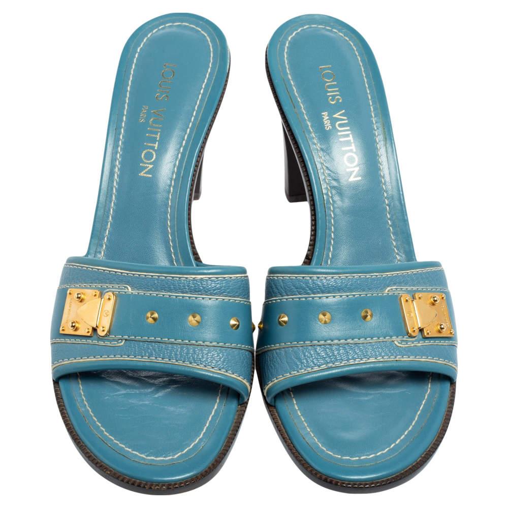 Louis Vuitton Blue Leather Embellished Buckle Strap Slide Sandals Size 41 In Good Condition In Dubai, Al Qouz 2