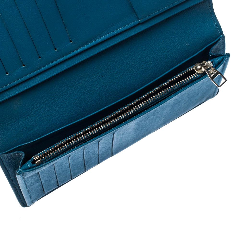 Louis Vuitton - Portefeuille long en cuir bleu en vente 5