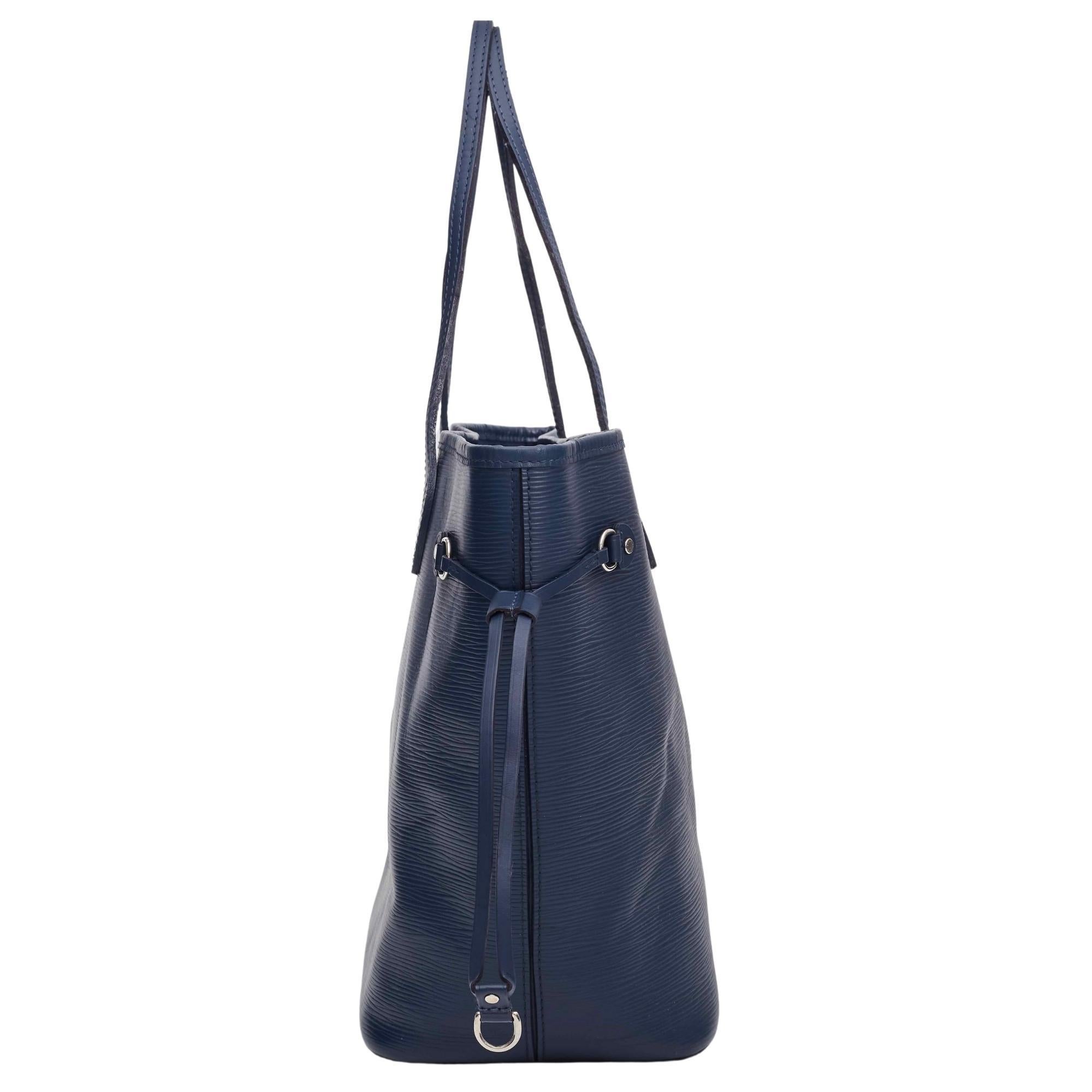 Women's Louis Vuitton Blue Marine Epi Leather Neverfull MM Tote Bag For Sale