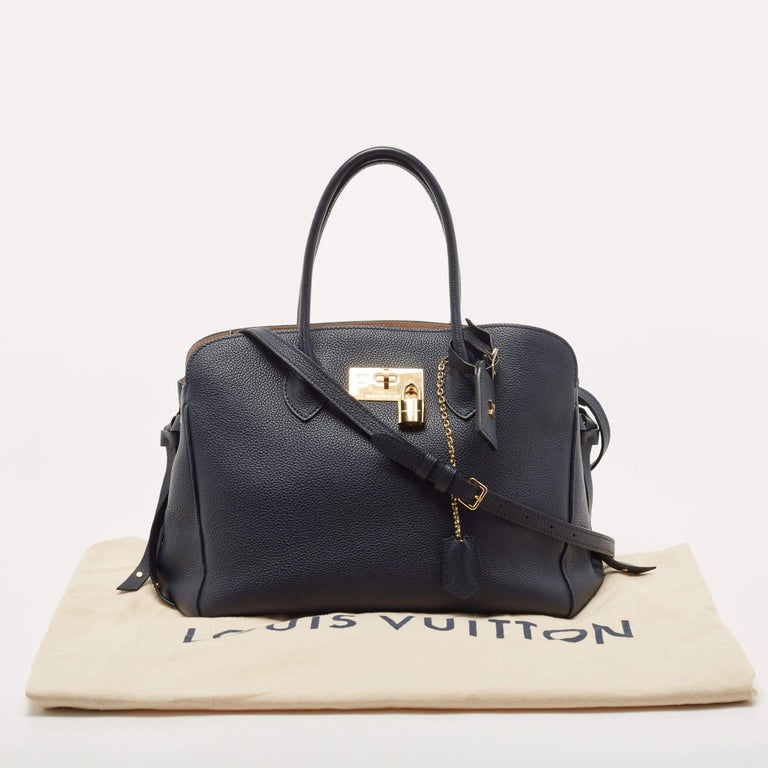 Louis Vuitton Milla MM Shoulder bag in Blue Leather