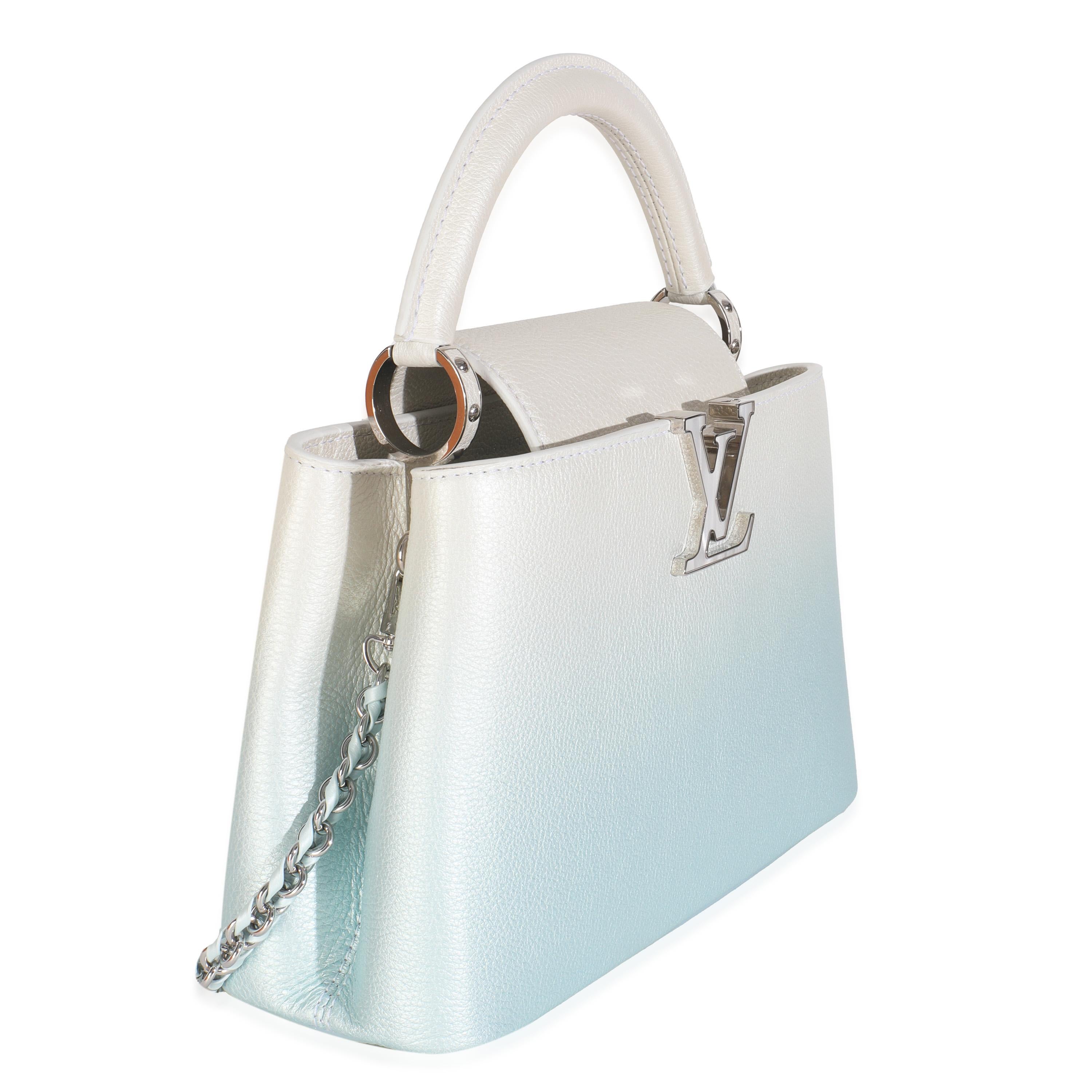 Gris Louis Vuitton Blue Metallic Ombre Taurillon Capucines BB en vente