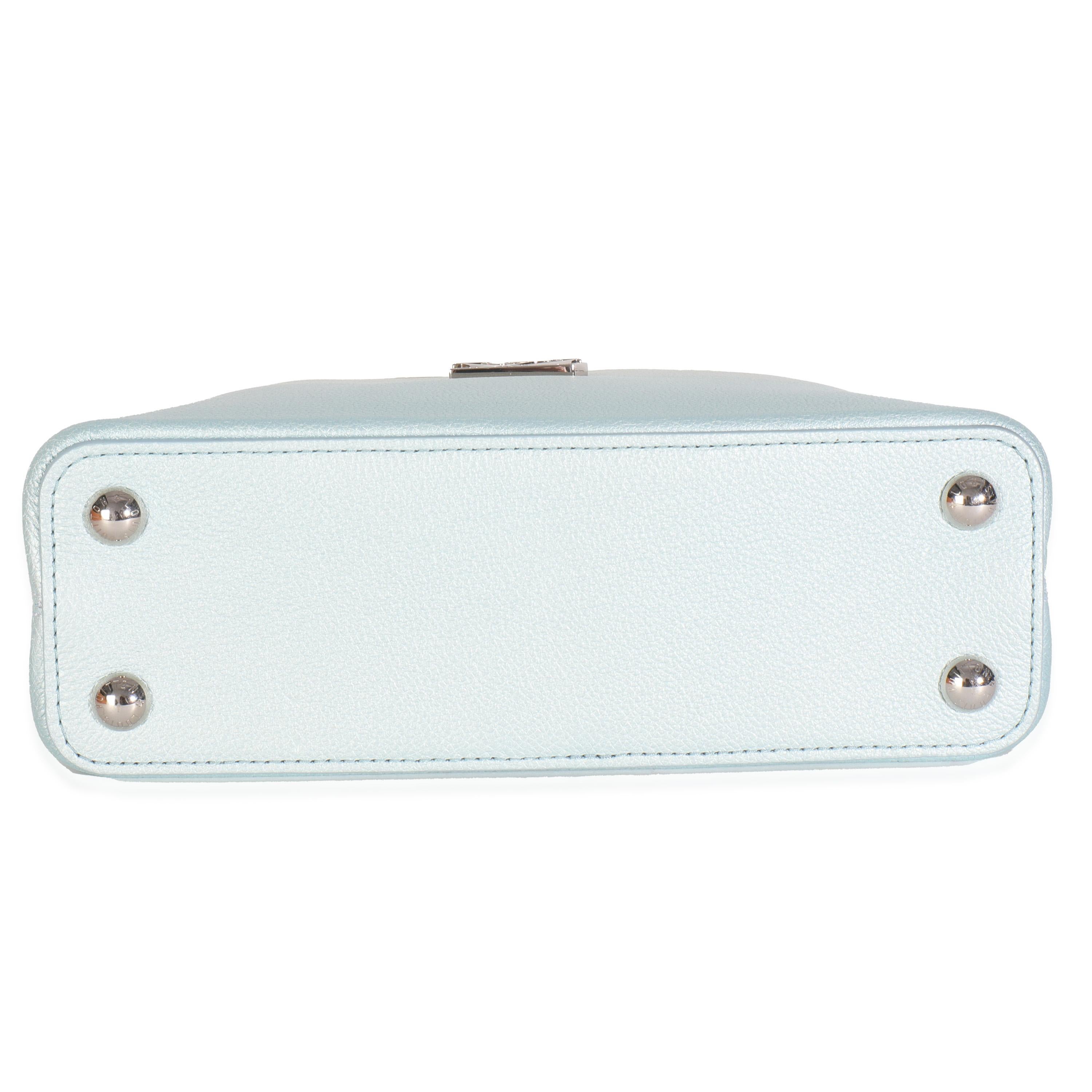 Louis Vuitton Blue Metallic Ombre Taurillon Capucines BB Pour femmes en vente