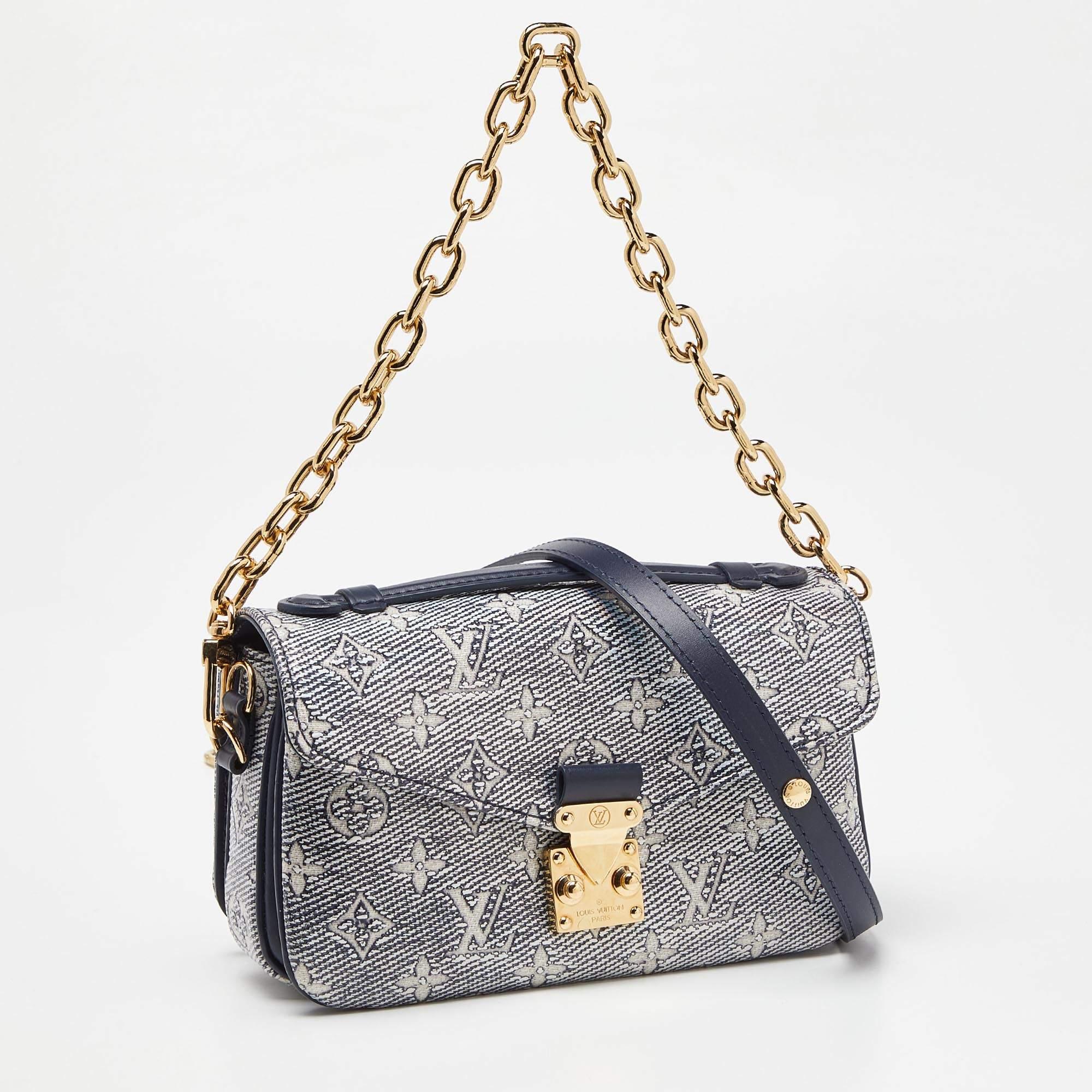 Louis Vuitton Blue Monogram Canvas Pochette Metis East West Bag In Excellent Condition For Sale In Dubai, Al Qouz 2