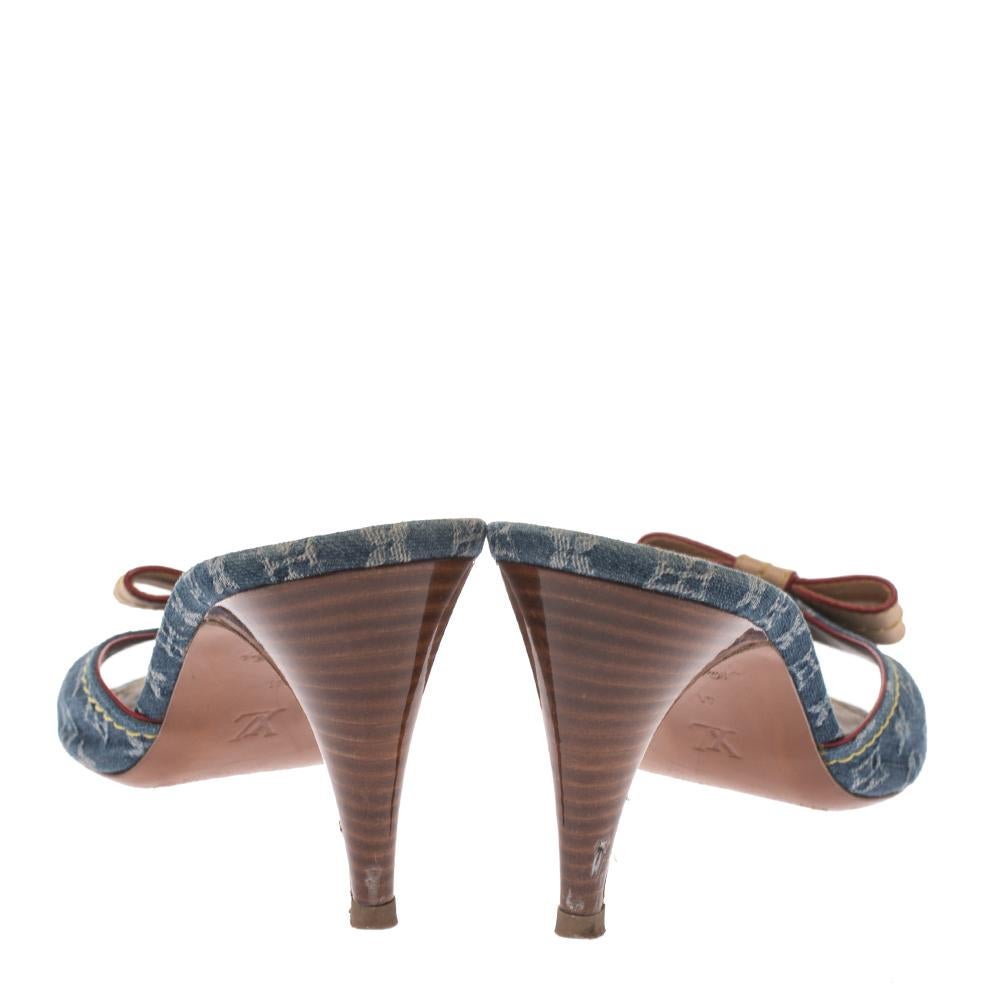 Louis Vuitton Blue Monogram Denim And Leather Bow Slide Sandals Size 41 In Good Condition In Dubai, Al Qouz 2