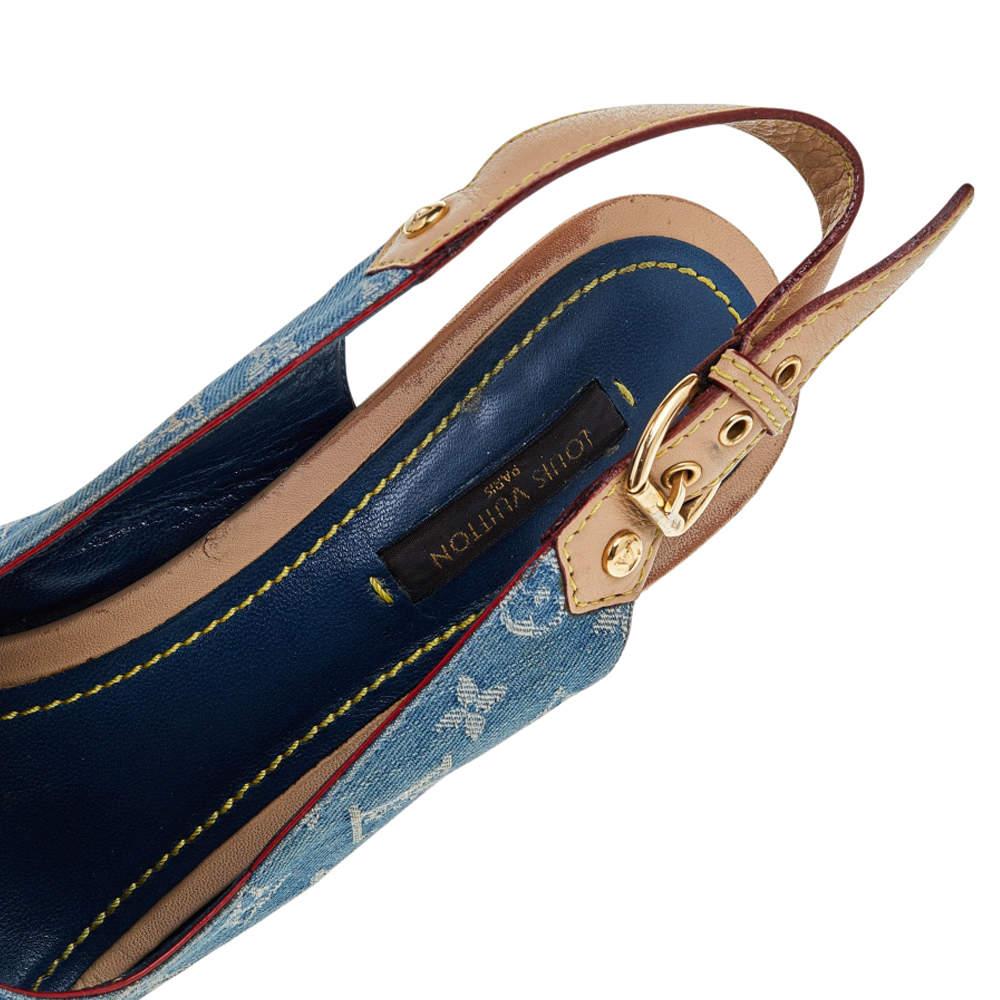 Louis Vuitton Blue Monogram Denim and Leather Slingback Sandals Size 38.5 In Fair Condition For Sale In Dubai, Al Qouz 2