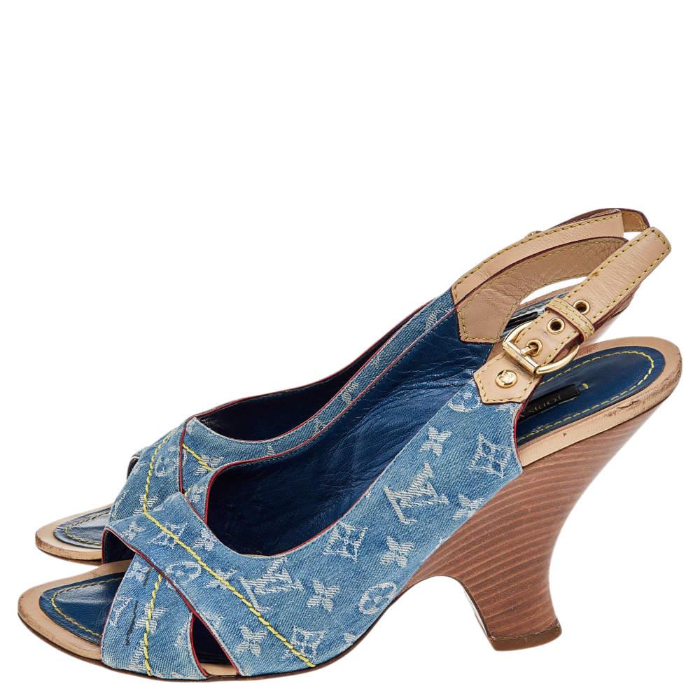 Women's Louis Vuitton Blue Monogram Denim and Leather Slingback Sandals Size 38.5 For Sale