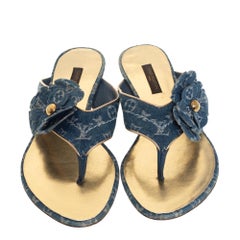 Blaue Denim Freesia-Blumen-Thong-Sandalen von Louis Vuitton mit Monogramm Größe 35