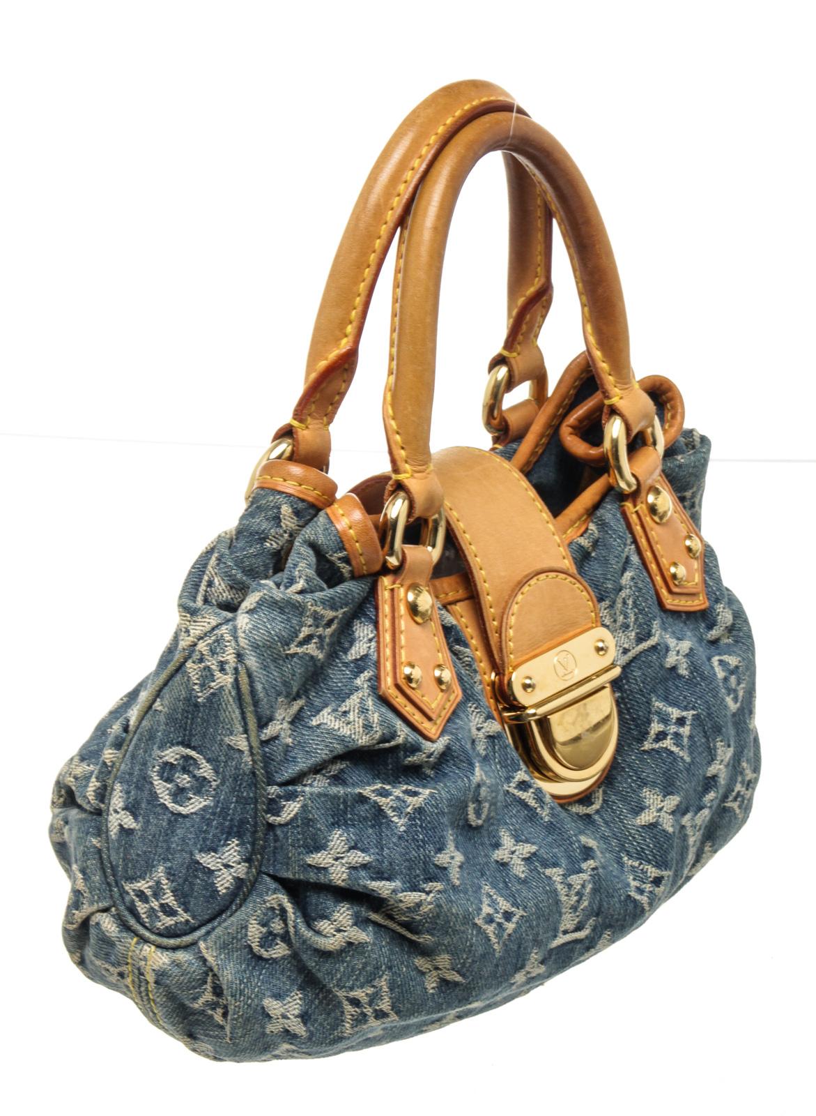 Blaue Monogrammierte Denim-Mini-Plissee-Handtasche von Louis Vuitton im Zustand „Gut“ im Angebot in Irvine, CA