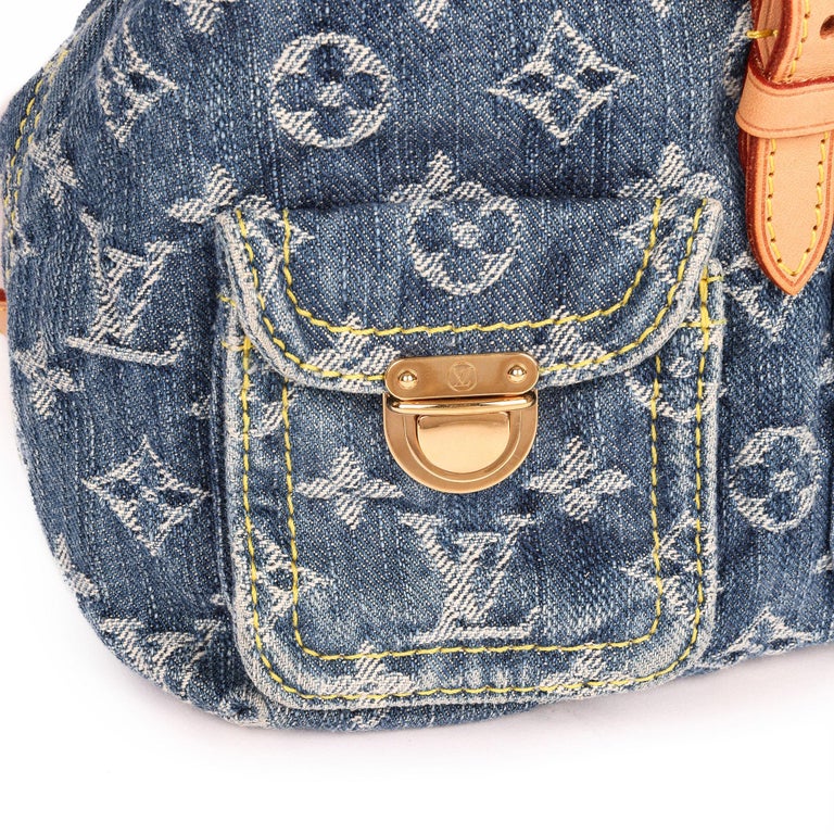 LOUIS VUITTON
Blue Monogram Denim & Vachetta Leather Sac a Dos PM

Xupes Reference: HB4002
Serial Number: CA0076
Age (Circa): 2006
Authenticity Details: Date Stamp (Made in Spain
Gender: Ladies
Type: Backpack

Colour: Blue
Hardware: Golden