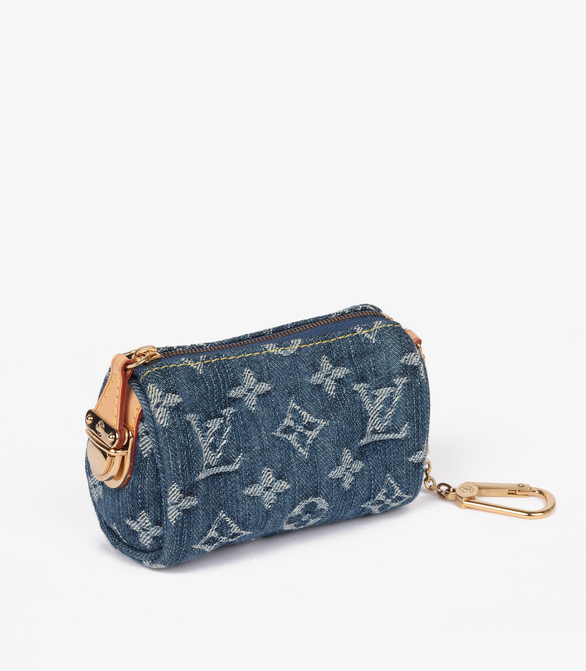 vuitton coin pouch outfit