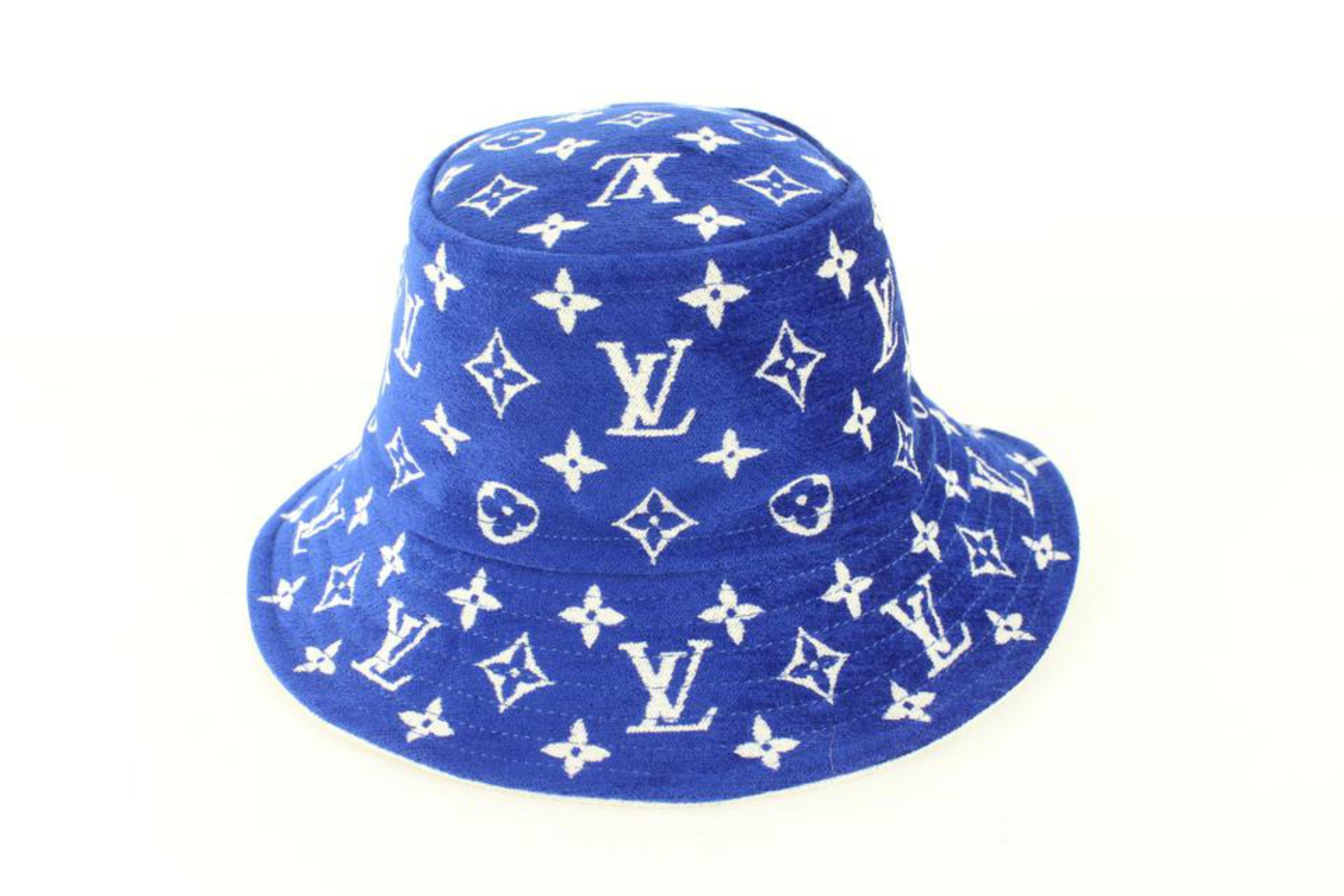 Louis Vuitton Blue Monogram Match Bucket Hat 67LK523S In New Condition In Dix hills, NY