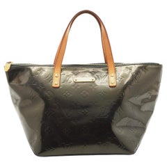 Louis Vuitton Bellevue PM Green Monogram Vernis in 2023  Louis vuitton,  Louis vuitton vernis, Patent leather style