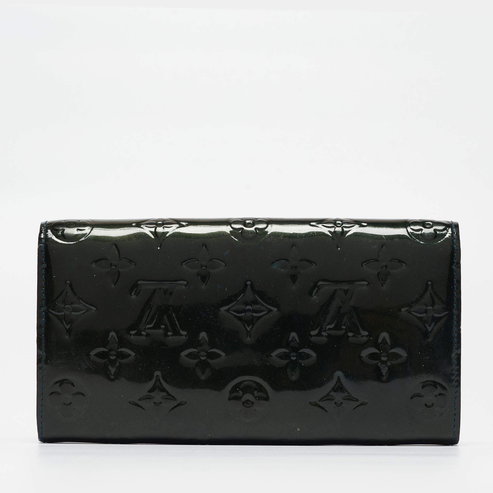 Louis Vuitton Blue Nuit Monogram Vernis Sarah Wallet In Fair Condition For Sale In Dubai, Al Qouz 2