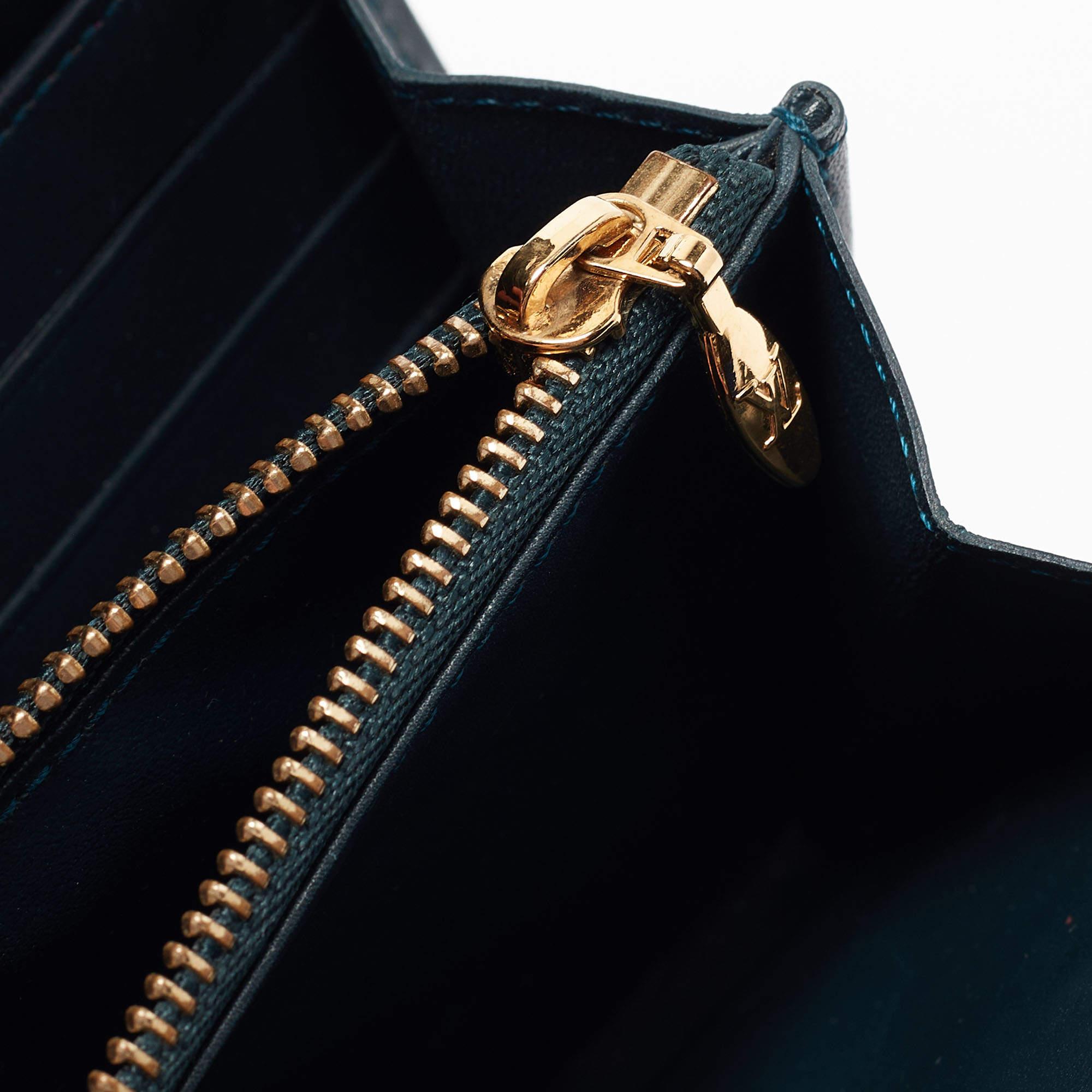 Louis Vuitton Blue Nuit Monogram Vernis Sarah Wallet For Sale 3