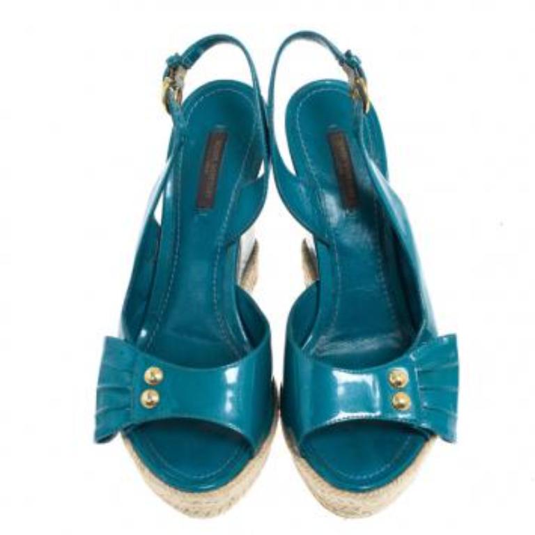 Blaue Lack Espadrilles von Louis Vuitton mit Slingback-Keilrahmen Größe 37,5 Damen im Angebot