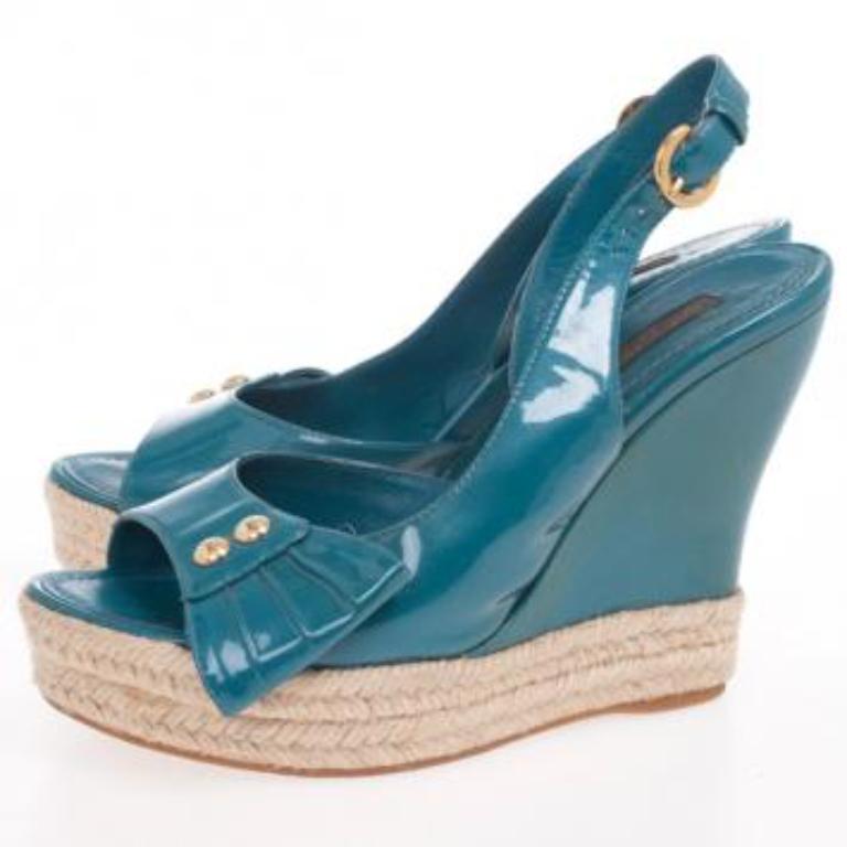 Blaue Lack Espadrilles von Louis Vuitton mit Slingback-Keilrahmen Größe 37,5 im Angebot 1