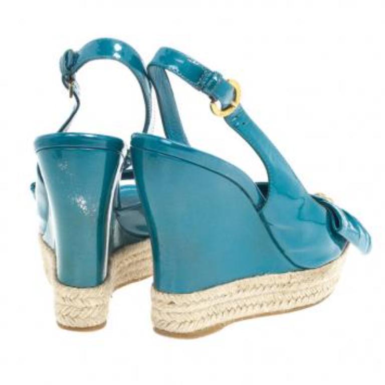 Blaue Lack Espadrilles von Louis Vuitton mit Slingback-Keilrahmen Größe 37,5 im Angebot 2