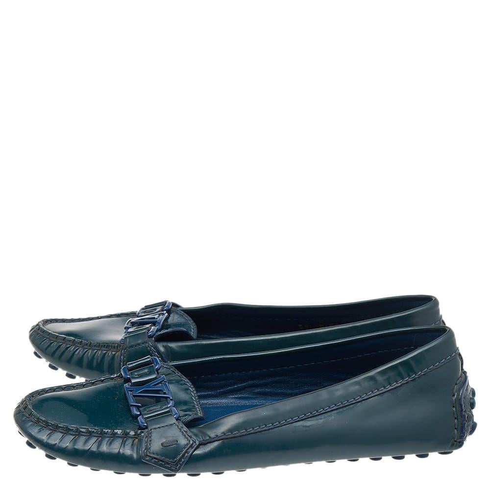 Louis Vuitton Blue Patent Leather Oxford Loafers Size 38 In Good Condition In Dubai, Al Qouz 2