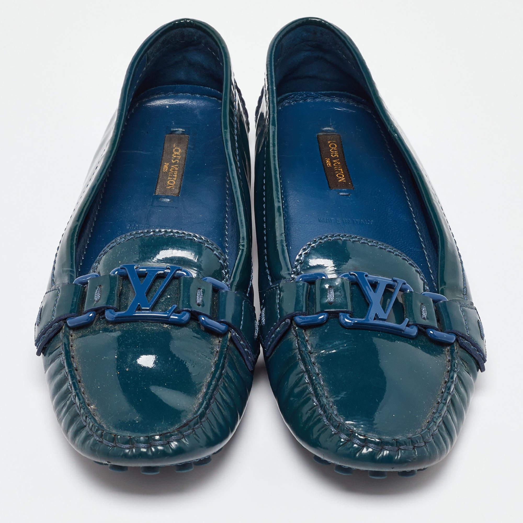 Louis Vuitton Blue Patent Leather Oxford Size 38 In Fair Condition For Sale In Dubai, Al Qouz 2