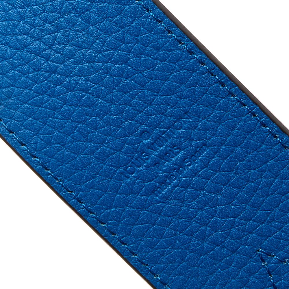 For all your favorite designer handbags, this Bandouliere shoulder bag strap from Louis Vuitton is just the right alternative. Sturdy, stylish, and versatile, this bag strap adds an opulent touch to all your bags. It is made from blue-red Taurillon