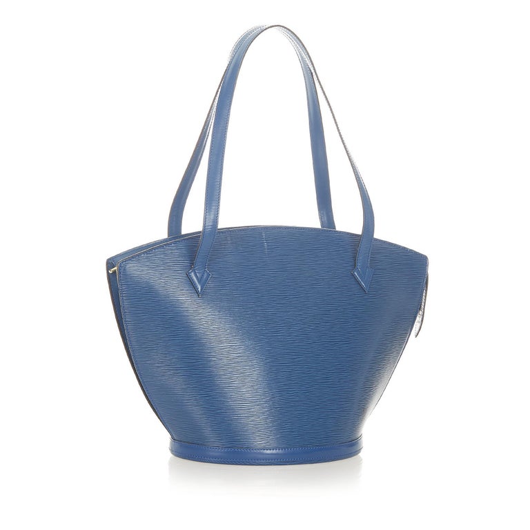 Louis Vuitton blu Saint-Jacques.
Very good condition, shows slight traces of wear appeared with time, but which is not visible.
The blu Louis Vuitton Epi bag is worn in everyday life.
Its shape gives this bag a more unique and authentic touch which