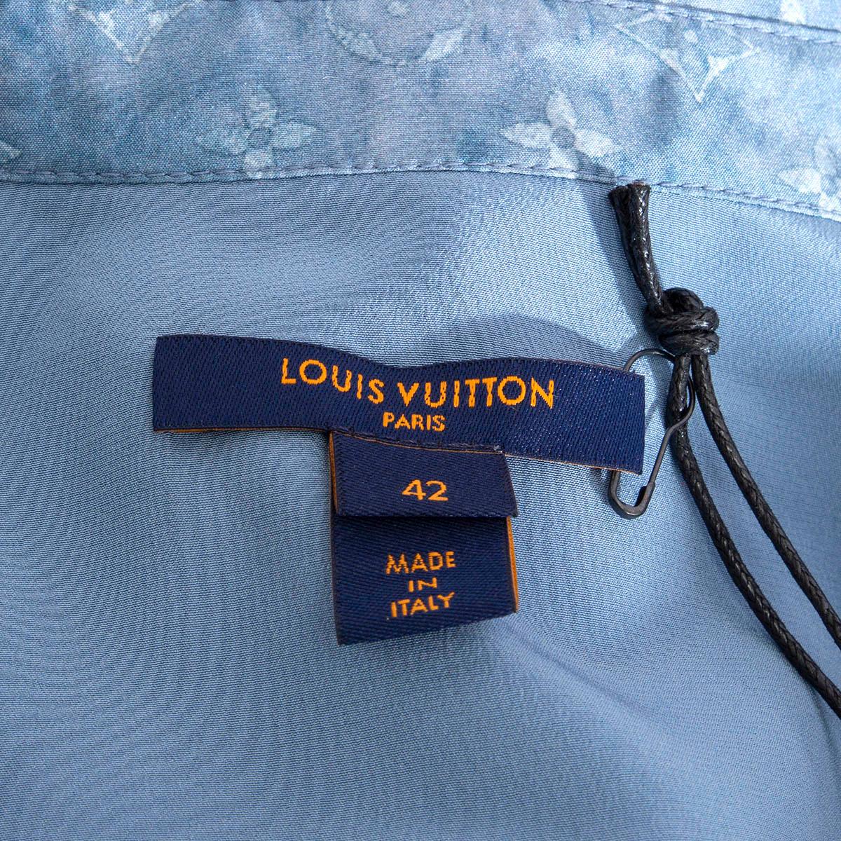 Women's LOUIS VUITTON blue silk MONOGRAM CLOUD MASCULINE Button Up Shirt 42 L For Sale