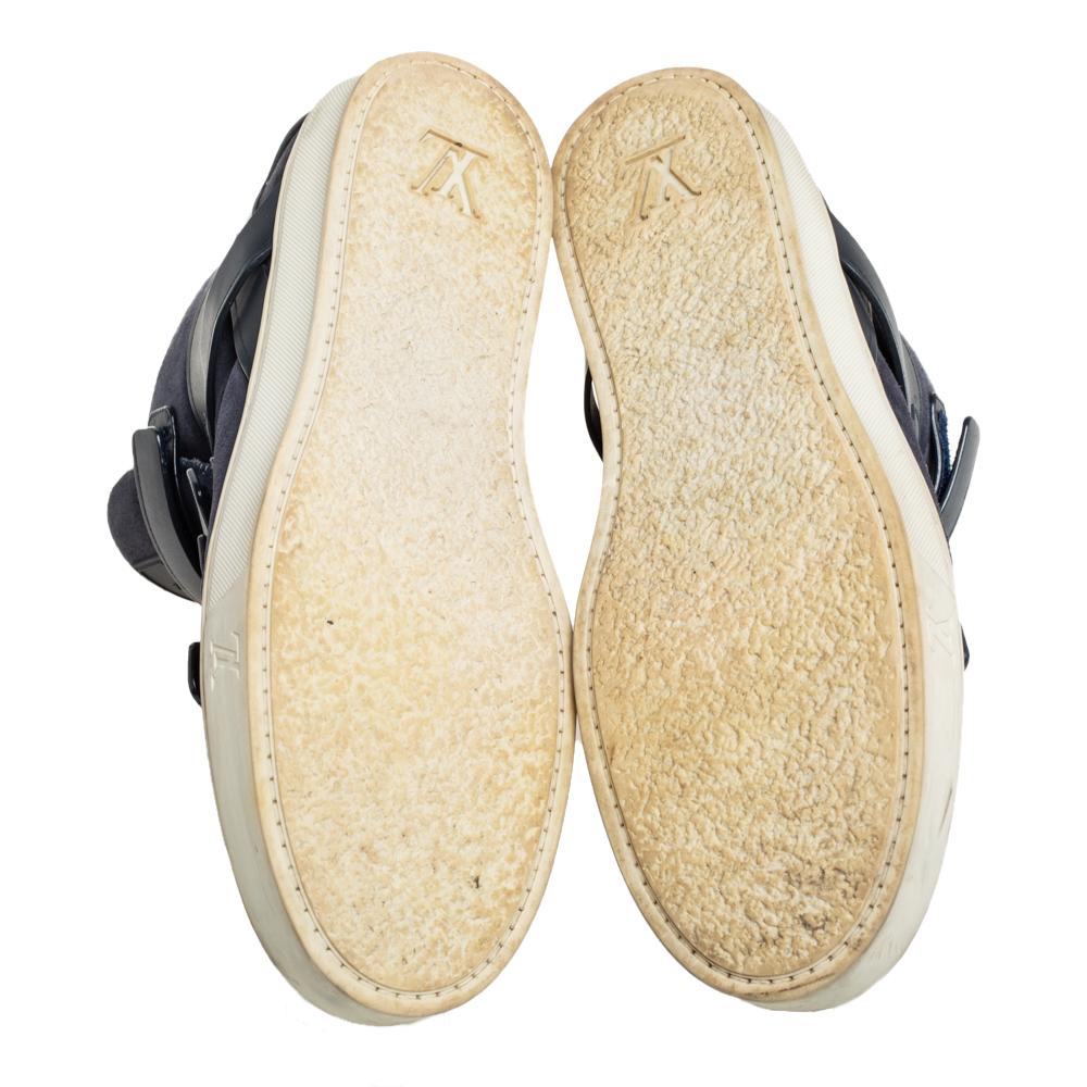 Louis Vuitton High Top-Sneakers aus blauem Wildleder und Leder mit Klettverschlussriemen Größe 43 im Zustand „Gut“ in Dubai, Al Qouz 2
