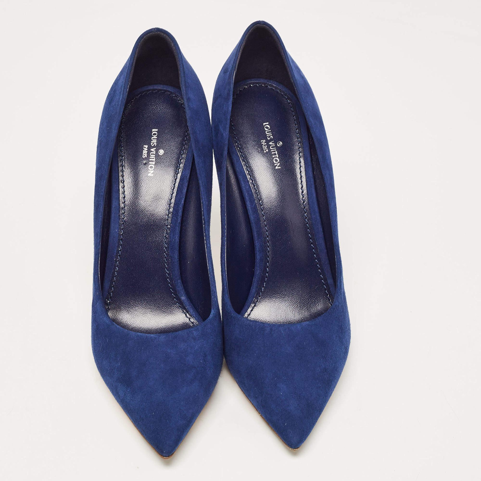 Curvaceous arches, a feminine appeal, and a well-built structure define this set of Louis Vuitton pumps. Coming with comfortable insoles and sleek heels, style them with your favorite outfits.

Includes: Extra Heel Tip