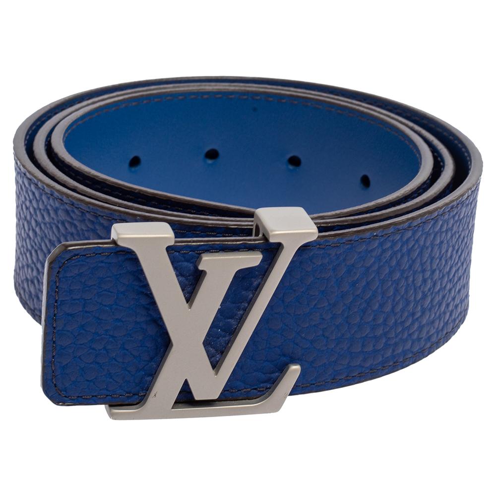 This Initiales belt from Louis Vuitton is simple in design but nevertheless quite appealing. The Taurillon leather belt has silver-tone hardware in the form of the enlarged iconic LV symbol and the brand name is also engraved on the