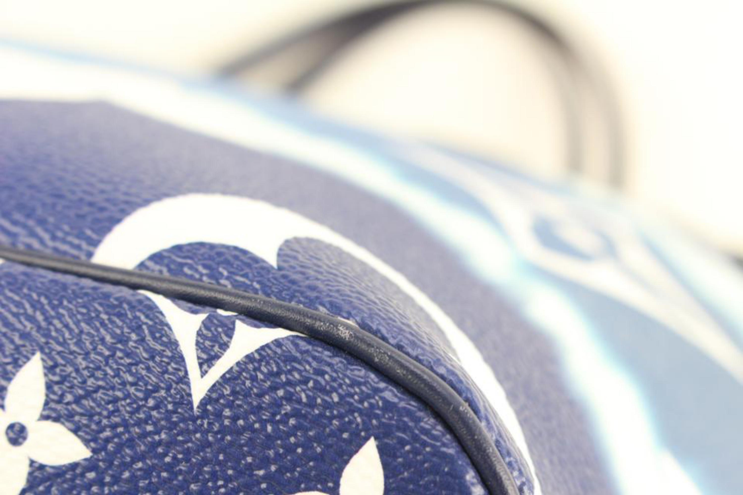 Louis Vuitton Blue Tie Dye Monogram Escale Neverfull MM Tote 15lk69s In Excellent Condition In Dix hills, NY