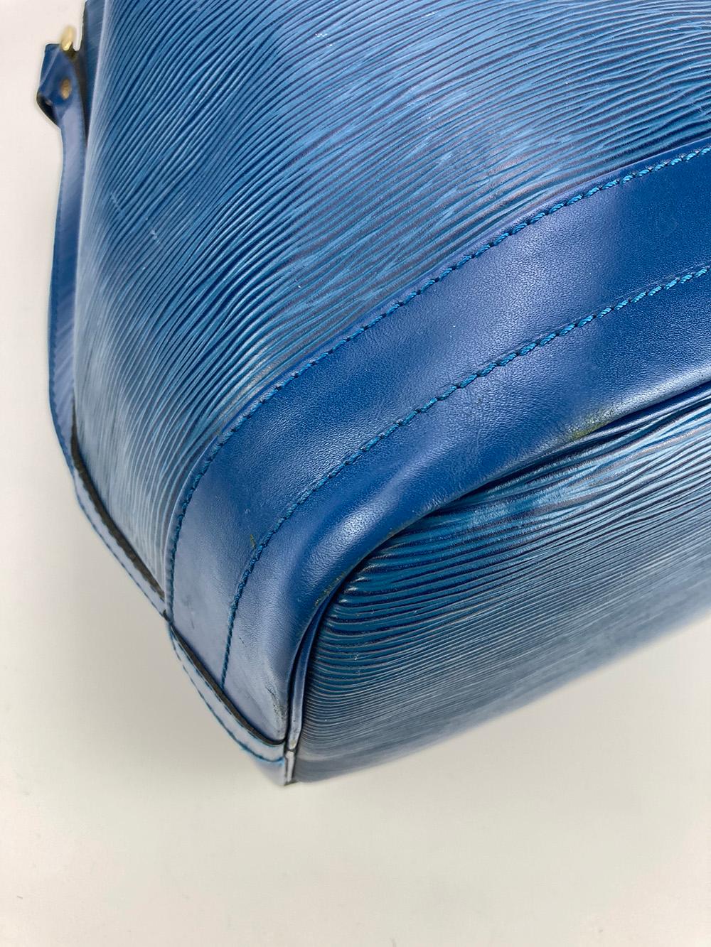 Louis Vuitton Blue Toldeo Epi Noe Drawstring Bucket Bag For Sale 6