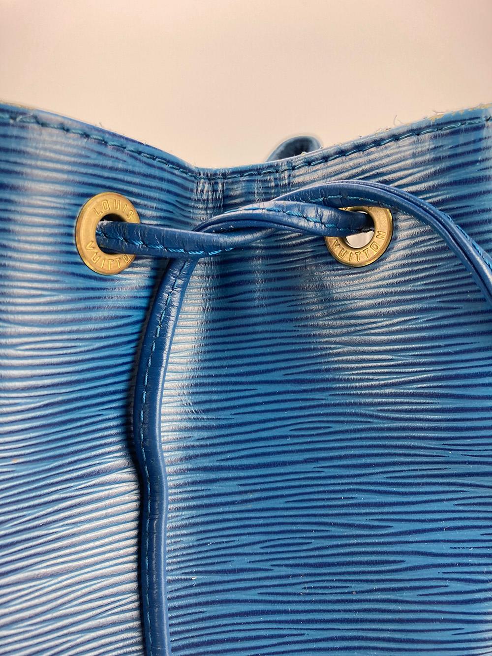 Louis Vuitton Blue Toldeo Epi Noe Drawstring Bucket Bag For Sale 7