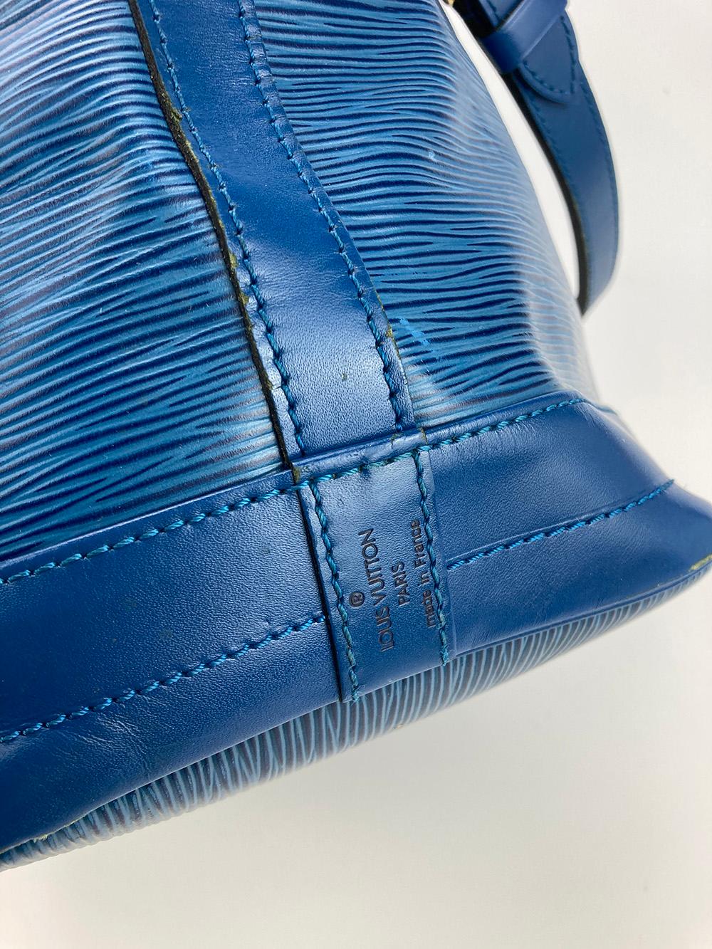 Women's Louis Vuitton Blue Toldeo Epi Noe Drawstring Bucket Bag For Sale