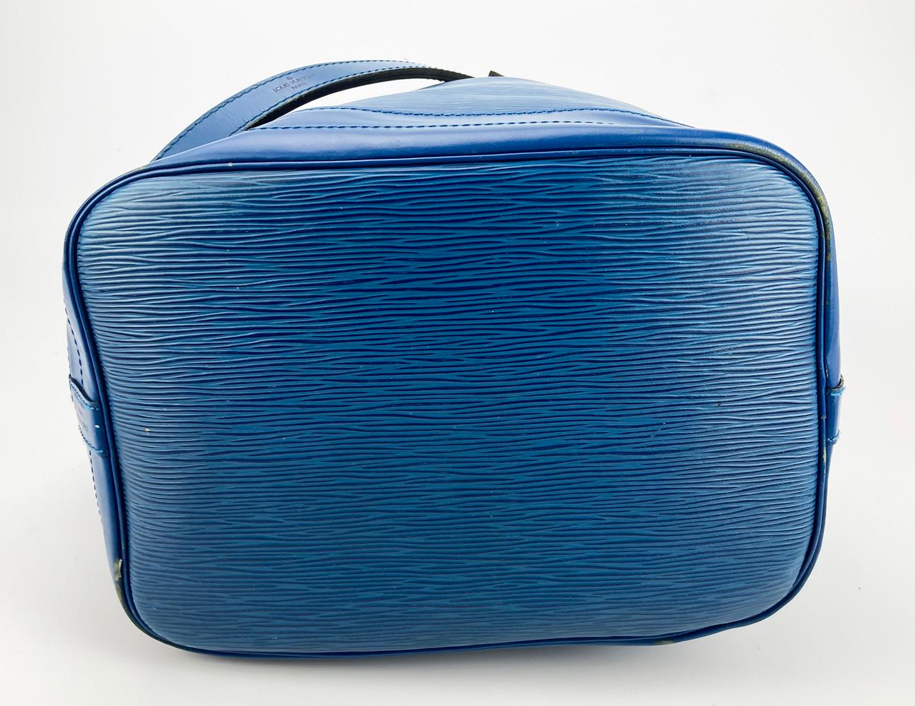 Louis Vuitton Blue Toldeo Epi Noe Drawstring Bucket Bag For Sale 1