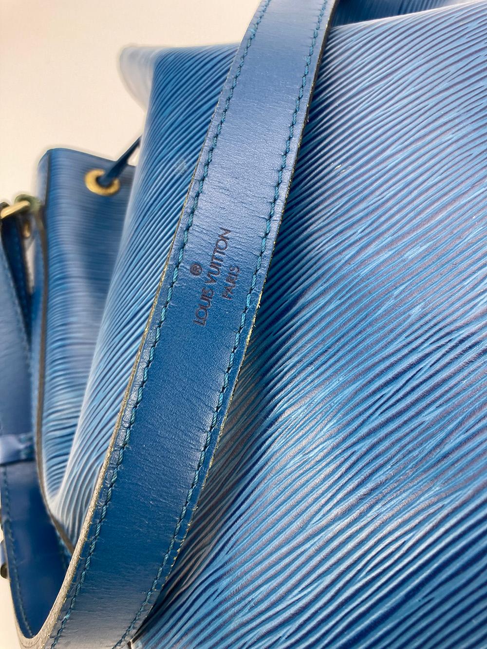 Louis Vuitton Blue Toldeo Epi Noe Drawstring Bucket Bag For Sale 4