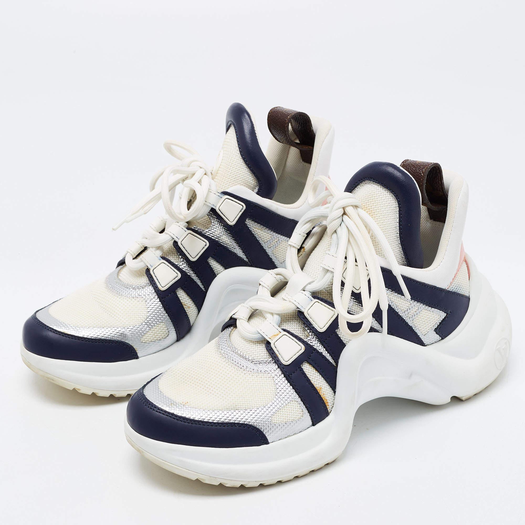Louis Vuitton Blue/White Leather and Mesh Arclight Low Top Sneakers Size 37 In Good Condition In Dubai, Al Qouz 2