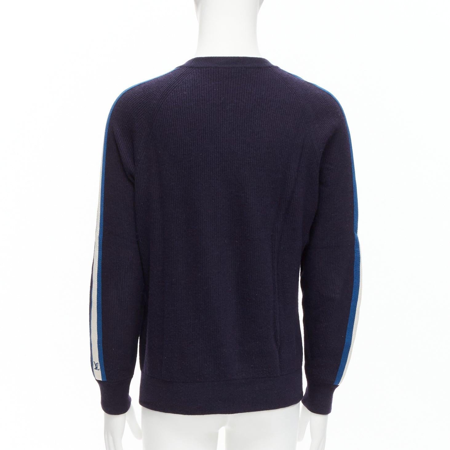 LOUIS VUITTON blue white LV logo trim navy wool cashmere raglan sweater M In Good Condition For Sale In Hong Kong, NT