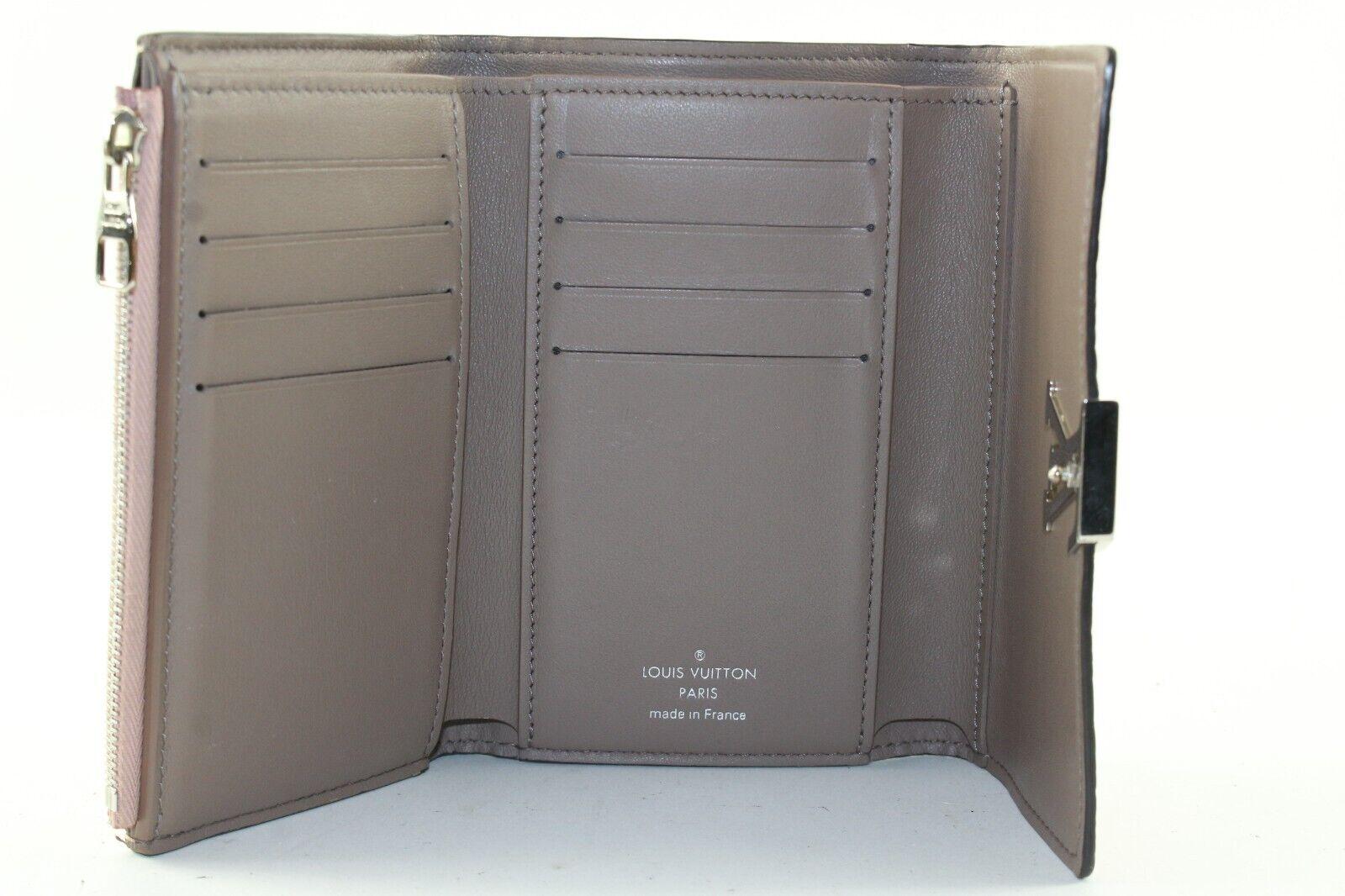 LOUIS VUITTON Blush Pink Taurillong Leder Capucines Brieftasche 1LV1219K im Angebot 3