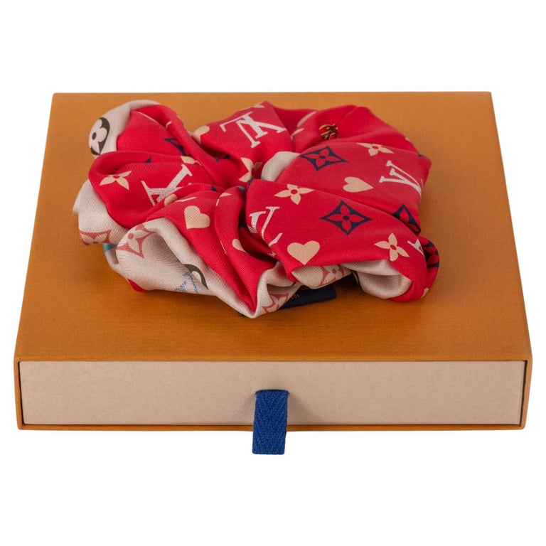 Vintage fabric Louis Vuitton monogram scrunchie red Louis Vuitton LV Monogram Logomania Red Shine Scarf Brand  main image 3
